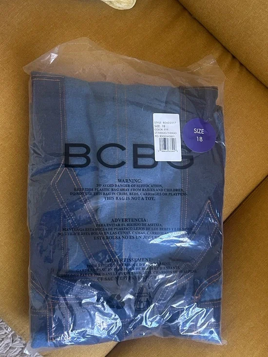 BCBG | Two-Tone Tie Waist Crew neck Dress in Ponce, PR, Size 18 - Picture 8 of 8